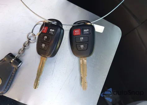 2014 Toyota Corolla Le z USA, uszkodzony, nr VIN 2T1BURHE1EC154151